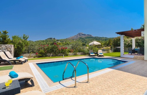 Archangelos Villa | Villa Apollo Springs by Villa Plus