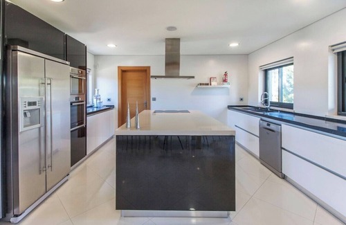 Carvalhal Villa | Villa Aqua - Beachfront Luxury Villa with Private Tennis Court and Pool