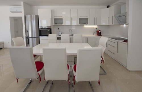Vranjic House | Villa Aquero/Private Pool/5BDR Villa/For Families/Backyard/Parking