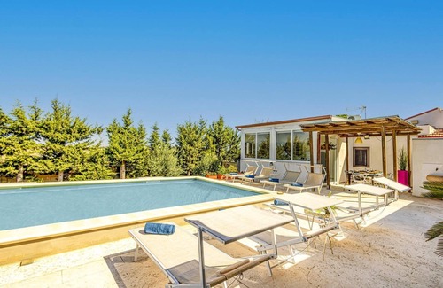 Ragusa Villa | Villa Ardith by Villa Plus
