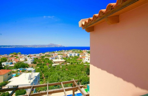 Plaka Villa | Villa Ariadne - Vacation villa with pool in Plaka, Crete, Greece.