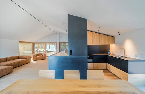 Arias Villa | 'Villa Arias' with Lake View, Pool & Wi-Fi