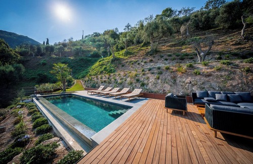 Arias Villa | 'Villa Arias' with Lake View, Pool & Wi-Fi