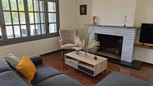 Paralia Vergas House | Villa Armonia