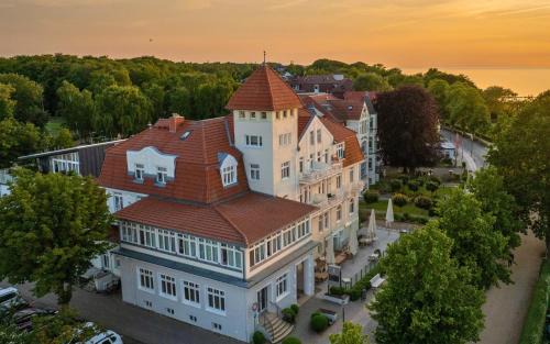 Kuhlungsborn Ost Hotel | Villa Astoria - Kühlungsborn