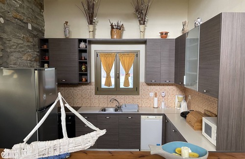 Kea Villa | Villa ATHENA - five bedroom villa with private pool - winery -barbecue - helipad
