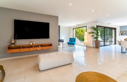 Russan Apartment | Villa Au Bord Du Gardon