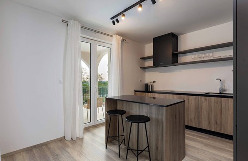 Diminici Villa | Villa Aurora Summary: