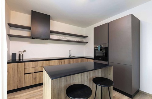Diminici Villa | Villa Aurora Summary: