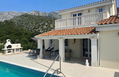 Stankovici Villa | Villa Aura
