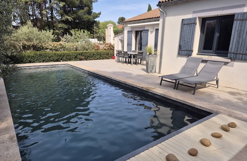 Domazan House | Villa Avec Piscine Dans un Domaine Viticole