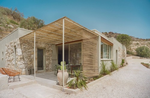 Avola Villa | Villa Azalo 6 bedrooms, 12 Adults, private pool by Azalo Country Homes