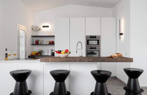 Pittulongu Villa | Villa Azul by Klodge - contemporary pied dans l'eau with hydromassage pool