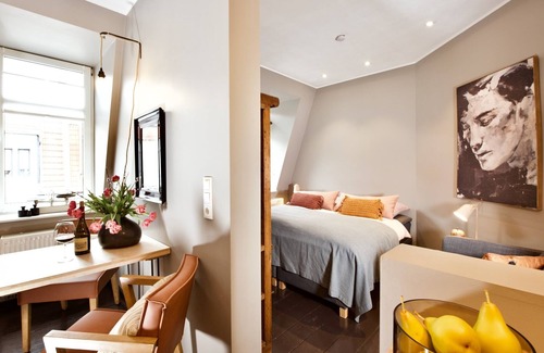 Gotha Apartment | Villa B-New spirit within old walls: luxurious living in the residential town of Gotha