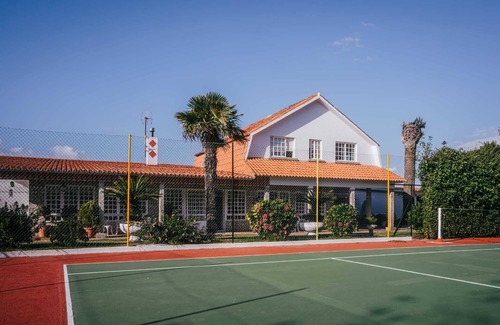 O Grove Villa | Villa Balea de O Grove, Paradise by the sea: villa with swimming pool and tennis court