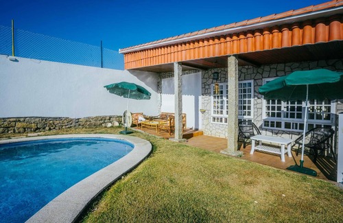 O Grove Villa | Villa Balea de O Grove, Paradise by the sea: villa with swimming pool and tennis court