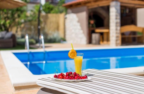 Kastel Novi Villa | Villa Barbarossa