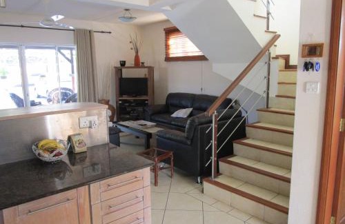 Tamarin Villa | Villa Bayswater