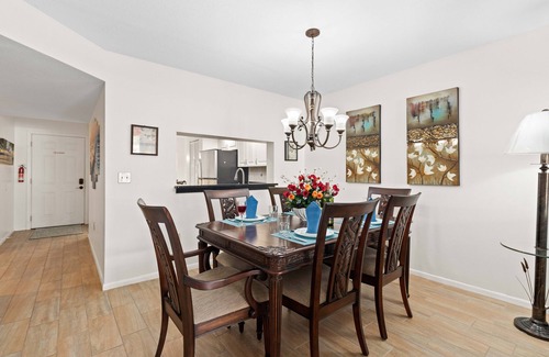 Trailer Estates Condo | *Villa Bella* Executive 2BR Condo w/2 Pools, Mins to IMG/Beach/Anna Maria Isl
