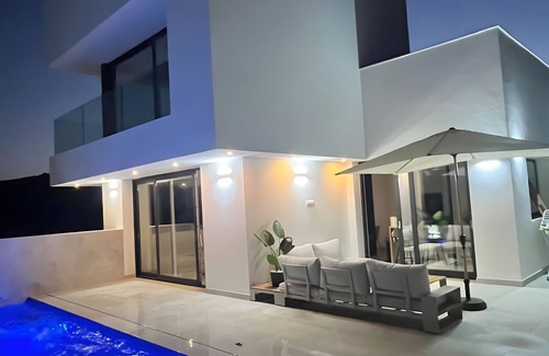 San Roque Villa | Villa 'Bella Vista' with Sea View, Wi-Fi and Air Conditioning
