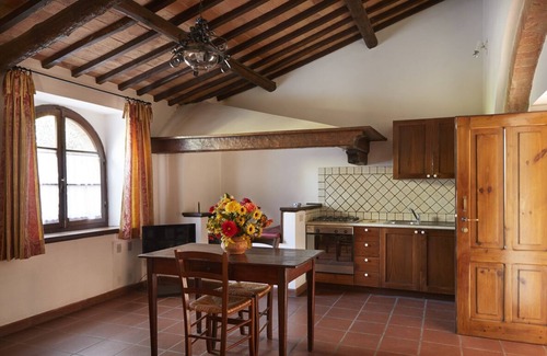 Radicofani Villa | Villa Bello - Ten Bedroom Villa, Sleeps 20