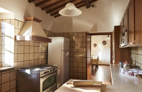 Radicofani Villa | Villa Bello - Ten Bedroom Villa, Sleeps 20