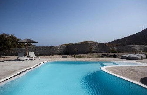 Kamari Villa | Villa Beltramo Santorini 2 bedroom private pool villa
