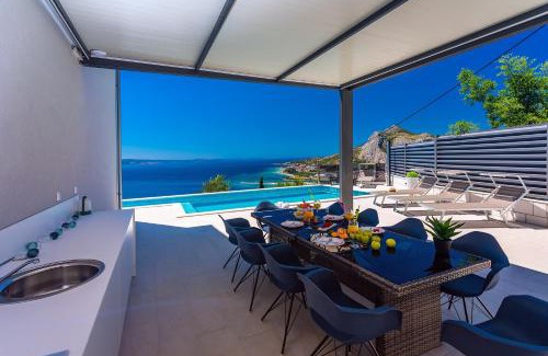 Borak Villa | Villa Belvedere with heated pool, billiards, Media room, sea views,10 pax