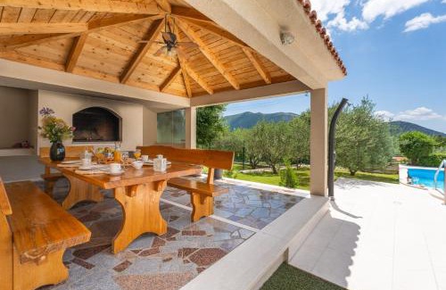 Gata Villa | VILLA BEYBE with Jacuzzi, large private pool 50m2, BBQ,free WIFI, 3 bedrooms
