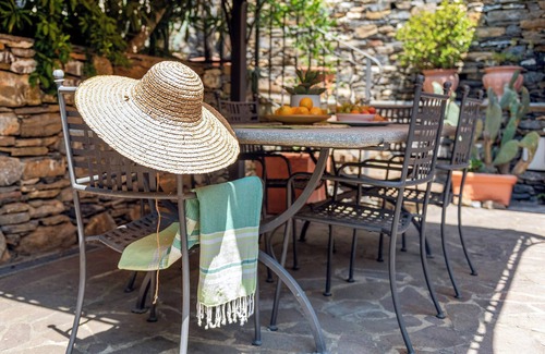 Garlenda House | Villa Birdie – a comfortable paradise between green, beach and olive groves