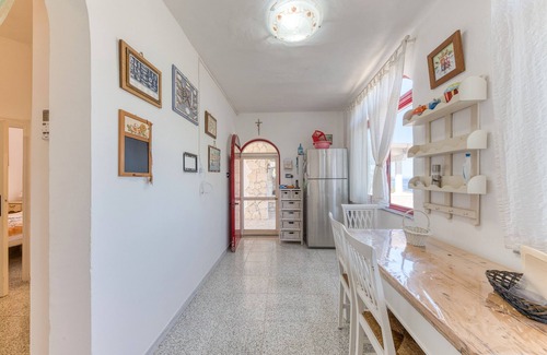 Diso Villa | Villa 'Bissu' with Sea View, Private Terrace and Air Conditioning