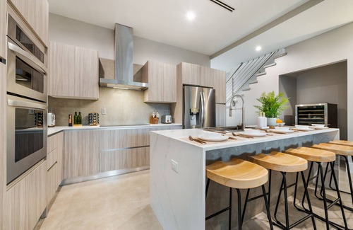 Southwest Coconut Grove Villa | Villa Blanca | JadoreLuxe Collection | Brand New Chic Villa