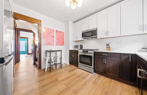 Erie House | Villa Blanca - Your In-Town Stay in Erie - Fully Equipped 4 Bedroom/2 Bath Home.