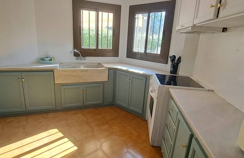 Requena House | Villa Bobal - Exclusive relaxing getaway with swimming pool, BBQ, wine and nature