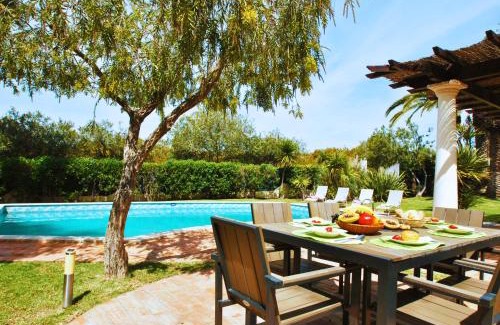 Montechoro Villa | Villa Bogota by Algarve Vacation