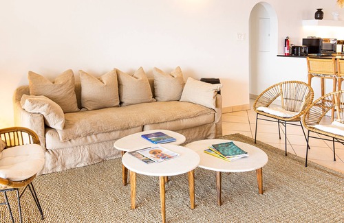 Beacon Hill Villa | Villa Bonjour water front villa next to Maho