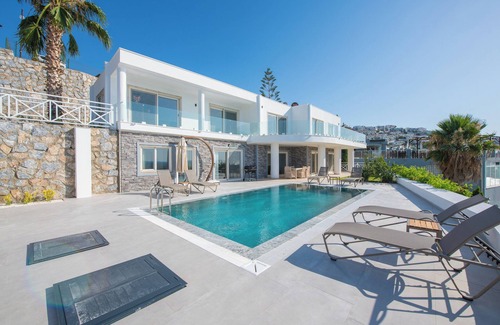 Milas Villa | Villa BOSS1: Beachfront 5BR Villa with Seaview, Private Beach, 24/7 Security