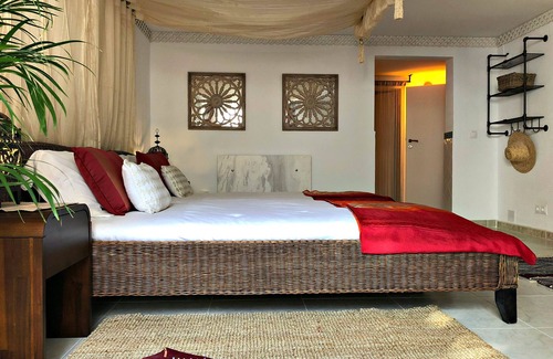 Urbanizacion Pinos Verdes Bed & Breakfast | Villa Breeze Boutique Guest Rooms Marbella