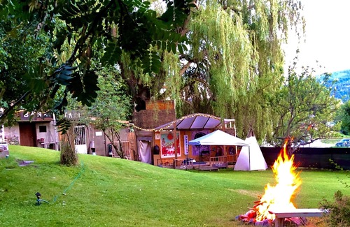Robson House | Villa Britton, Experience Apres Ski, unique fun & comfortable home.