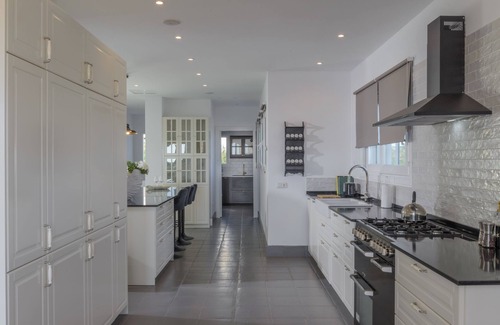 Benalup-Casas Vieja Villa | Villa 'Buganvilla' with Mountain Views, Wi-Fi and Air Conditioning