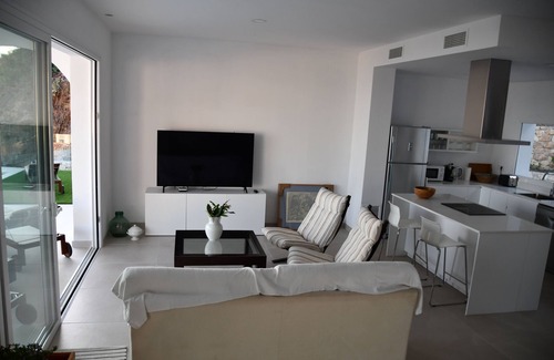 Torre de Benagalbon House | Villa Bugenvilla near the sea with a wonderful view of the Mediterranean