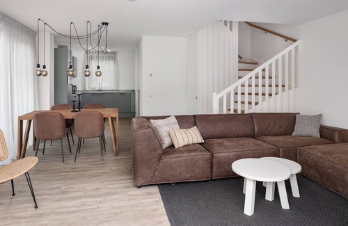 Wolphaartsdijk Villa | Villa by Lake Veere with Modern Amenities