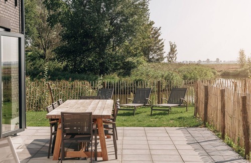 Wolphaartsdijk Villa | Villa by Lake Veere with Sauna and Terrace