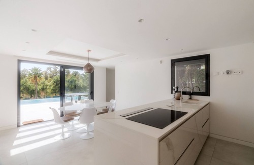 Guadalmina Villa | Villa Casa de Golf - modern luxury Villa with heated pool