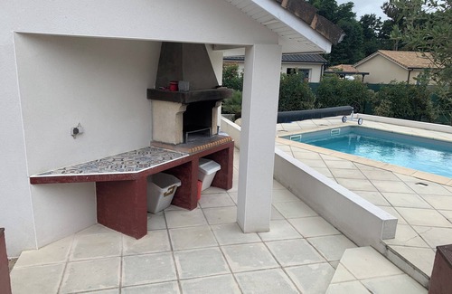 Saint-Andre-de-Cubzac House | Villa Cabarieu classified tourist office with swimming pool.