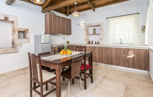 Loucha Villa | Villa Callisto- Elegant Restored Villa with Pool