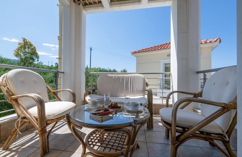 Kalamata House | Villa Camellia in Santova