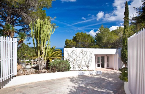 Sant Josep de sa Talaia Villa | Villa Can Hermanos with free Wifi, private pool and sea views