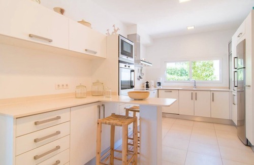 Portocolom Villa | Villa 'Can Marilla' with Sea View, Wi-Fi and Air Conditioning