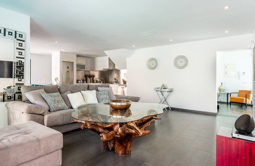 Ibiza Town Villa | Villa "Can Olivera" close to the Sea with Private Pool & Wi-Fi